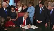 Трамп подписал первые указы на посту президента США