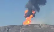 Мощное извержение вулкана в Баку. Столб огня поднялся на 300 метров