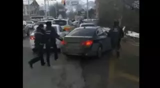 Морфин нашли в крови буйного водителя BMW, оказавшего сопротивление полицейским в Алматы