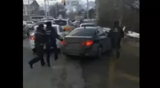 Водителя BMW, устроившего яростное сопротивление полиции в Алматы, привлекли к уголовной ответственности