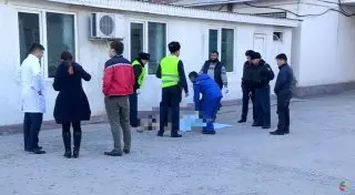 СМИ обнародовали кадры с места убийства школьника в Шымкенте