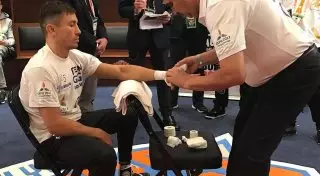 Как Головкин готовится к бою с Джейкобсом в раздевалке