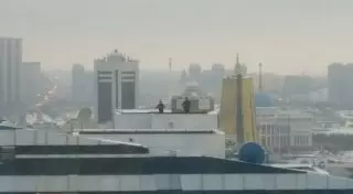 Дети на крыше высотки в центре Астаны напугали горожан
