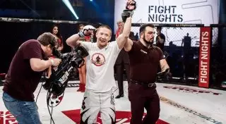 Казахстанский боец нокаутировал россиянина на турнире Fight Nights Global