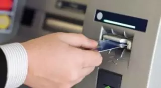 Экономист назвал основные мифы, связанные с переходом на безналичный расчет в Казахстане