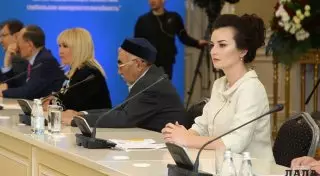 Назарбаев получил приглашение на свадьбу в Актау