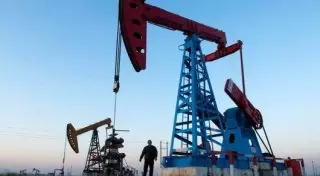 Цены на нефть превысили отметку 56 долларов за баррель
