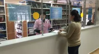 Медики Алматы призывают жителей пройти перерегистрацию в поликлинике