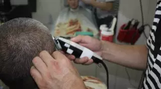 Парикмахера из Кокшетау заподозрили в торговле наркотиками на рабочем месте