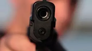 Арзул стрелял в потолок - родственники подозреваемого о случае с выстрелом в глаз девочке в Костанае