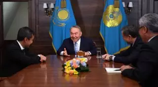 Акан Сатаев рассказал Назарбаеву о своем новом фильме