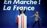 Эммануэль Макрон побеждает на выборах президента Франции