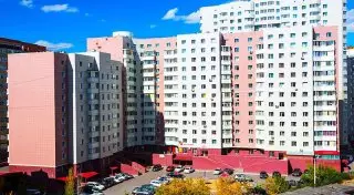 Очевидец рассказала о новом случае падения лифта в Астане