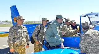 Министр обороны РК проверил Актюбинский гарнизон