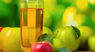 После рассылки в WhatsApp в Казахстане будут изымать из продажи сок с "кислотой"