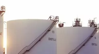 Цены на нефть упали до полугодового минимума