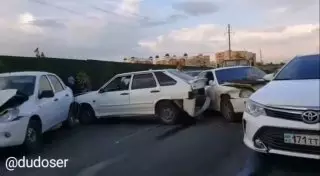 Грузовик собрал в кучу семь легковушек в Шымкенте