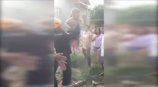 Видео спасения малыша из выгребной ямы в Шымкенте растрогало Казнет