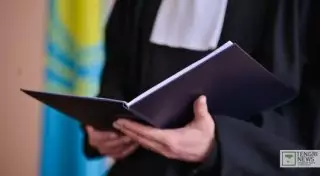 Инспектора труда осудили на 3,5 года тюрьмы в Караганде