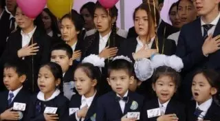 Школы не вправе заставлять покупать форму у определенного производителя - акимат Астаны