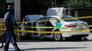 Автомобиль въехал в толпу прохожих в Бостоне