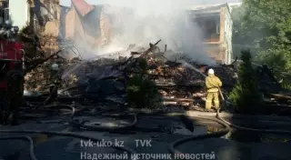 В Шымкенте горит здание адвокатуры
