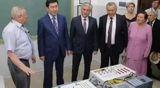 Аким Карагандинской области встретился с первостроителями Астаны