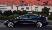 Илон Маск опубликовал фото первой Tesla Model 3 и назвал ее стоимость