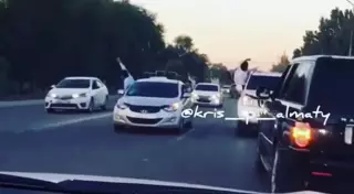 Водителей автомобилей, ехавших по Кульджинской трассе задом наперед, разыскивает полиция