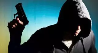 Пятеро ворвались в дом бизнесвумен: Грозились отрезать пальцы и пугали утюгом