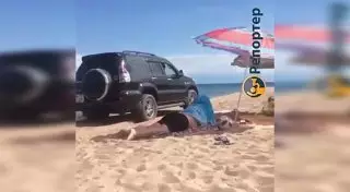 Въехавшего на внедорожнике на пляж Иссык-Куля казахстанца оштрафуют