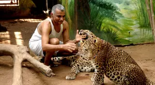 Как индийская семья приютила сотни осиротевших диких животных