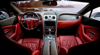 В Астане мошенники продавали элитные авто, взятые в аренду