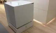 Холодильник научили приезжать на голос хозяина