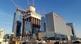 После инцидента возле "Абу-Даби Плаза" более 60 рабочих из Индии отправят домой