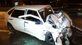 Четыре человека пострадали в страшном ДТП в Алматы