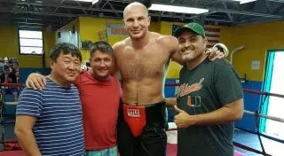 Болеем за Дычко. Казахстанский боксер дебютирует в профи-ринге в США