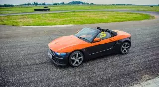 Первый кабриолет "Крым" представили в России