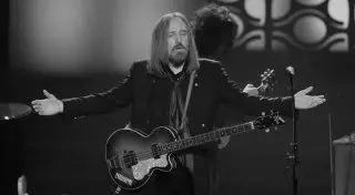 Найденный без сознания рокер Том Петти скончался