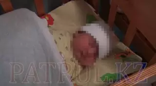 Новорожденную девочку оставили на улице в Алматы