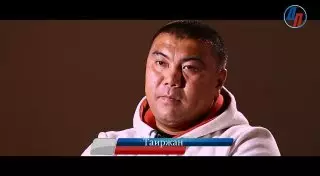 В Алматы неизвестные на внедорожнике увезли с места ДТП мужчину с перерезанным горлом