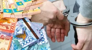 Нацбюро: Чиновник в Атырау брал деньги с бригадиров поездов