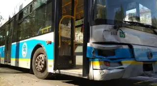 ДТП с автобусом в Алматы: Пострадала пассажирка автобуса