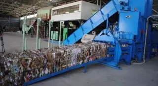 На заводе в Шымкенте нашли тело младенца: Его мать разыскивают за убийство