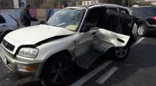 Автомобиль с 76-летней пенсионеркой за рулем перевернулся в Алматы