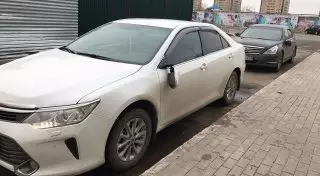 Появилось видео предполагаемого нарушителя, разбившего зеркала 10 авто в Астане