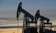 Курс тенге при нефти в 60 долларов за баррель прокомментировал Акишев