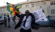 "Наконец-то этот парень ушел": в Зимбабве празднуют отставку Мугабе