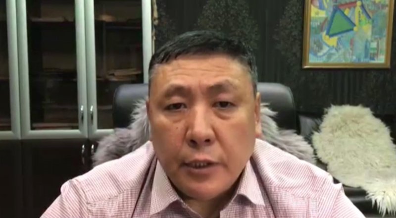 Токберген Абиев. Кадр из видео