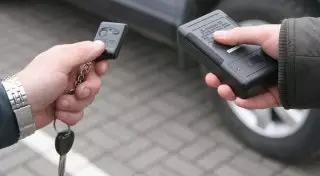 Угнать за две минуты: Как пара в Алматы украла дорогой внедорожник